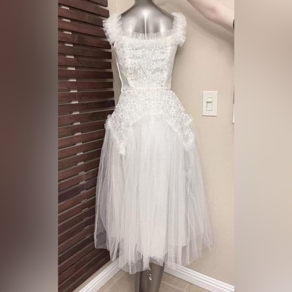 1950s Vintage White & Metallic Silver Tulle Layered Wedding Ballerina - Picture 3 of 8